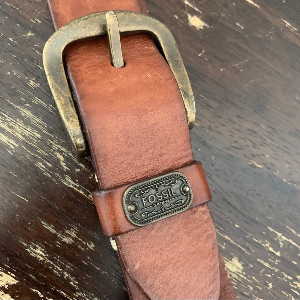 Fossil | Woman's brass buckle brown leather belt - Picture 1 of 7